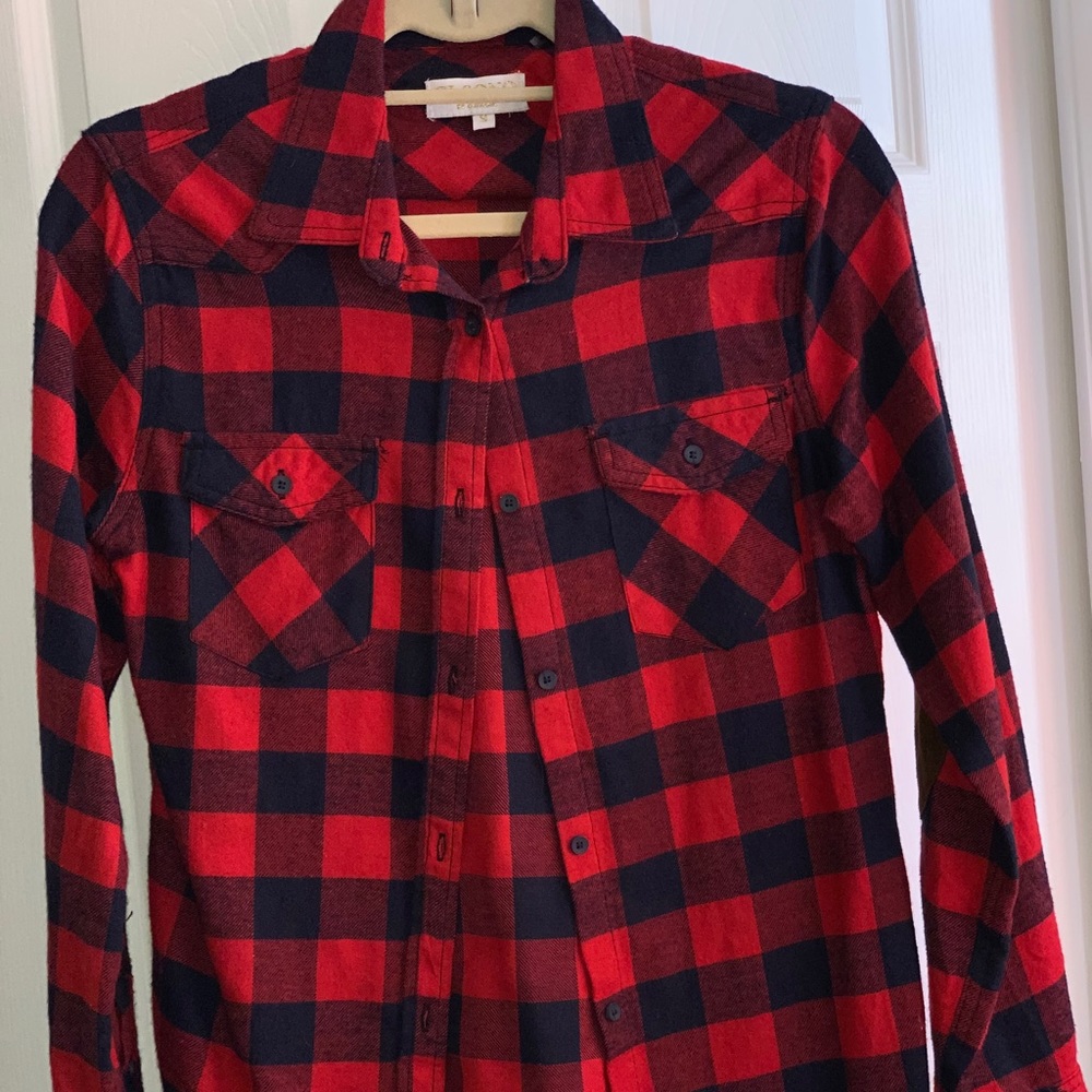 red and blue long sleeved flannel